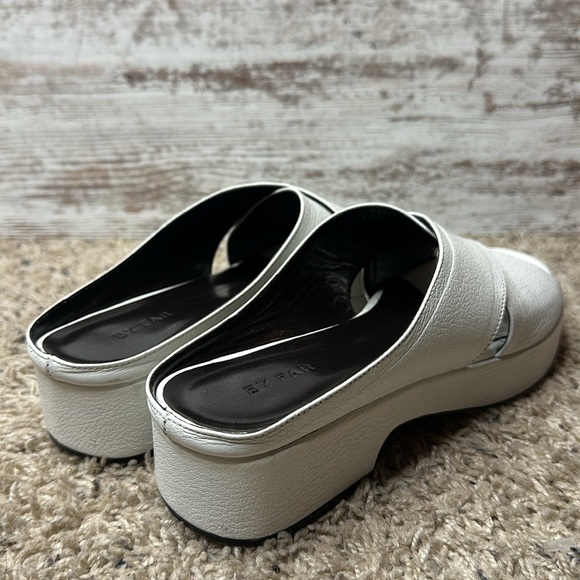 By Far Iggy Mules cross-front platform sandals in white leather - Picture 4 of 11